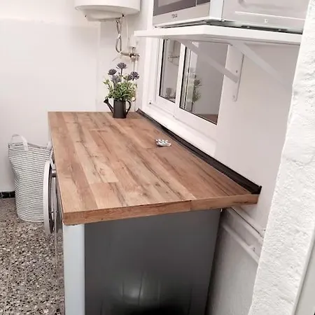 Confortable En * Έλτσε